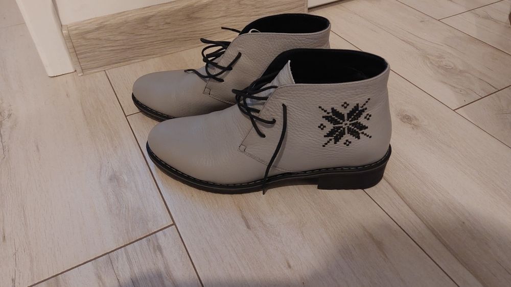 Ghete piele naturala Iutta - 38