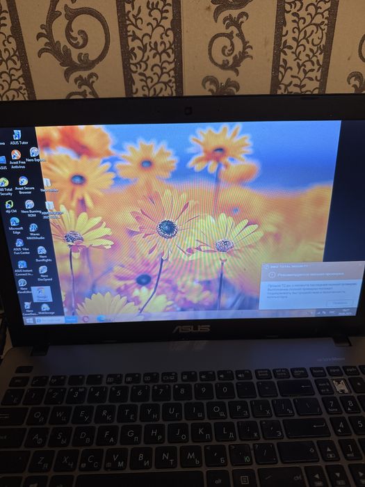 Ноутбук Aser сатылады жұмыс жасап тұр