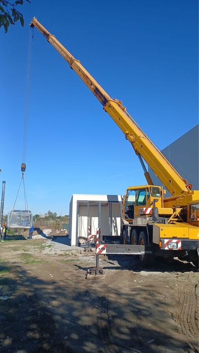 inchiriere macara /automacara LIEBHERR 40t