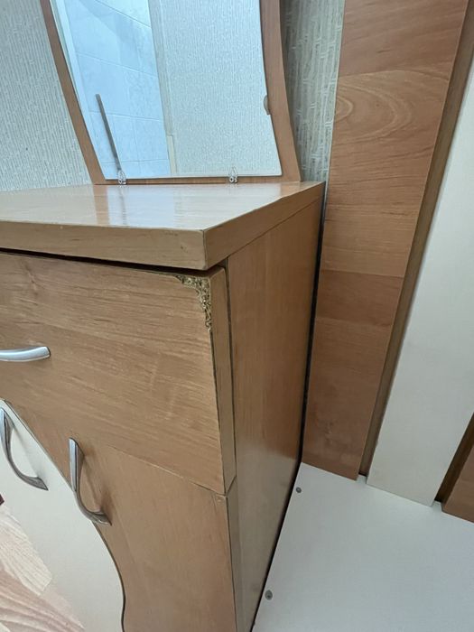 Продам мебель в Прихожую