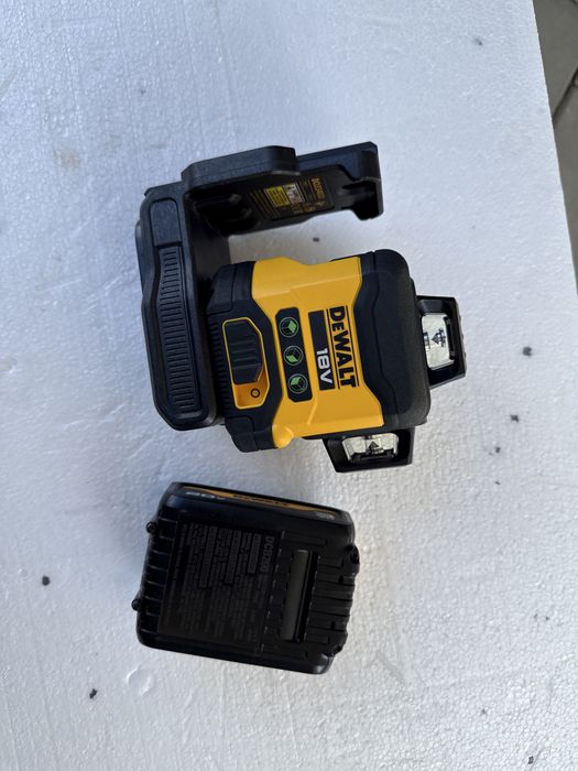 Vind laser Dewalt DCLE34031 XR nou  2025 cu acum 3ah