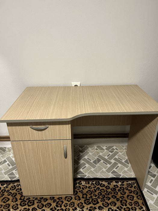 Vand birou foarte putin folosit! 400 lei NEGOCIABIL‼️