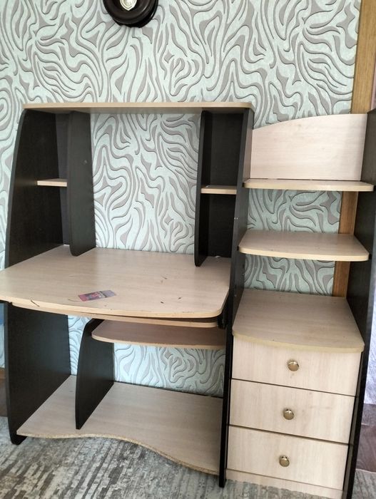 Продам ученический стол