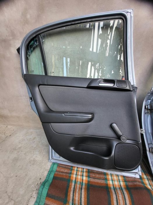 Usi spate opel astra g