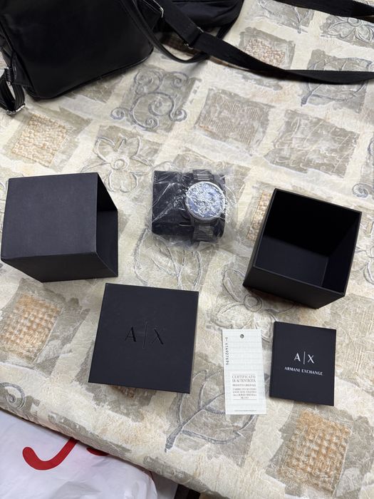 Armani Exchange  часовник