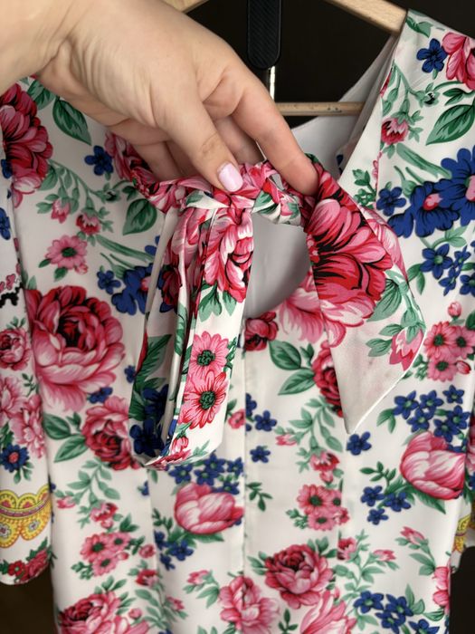 Rochie cu flori si funda