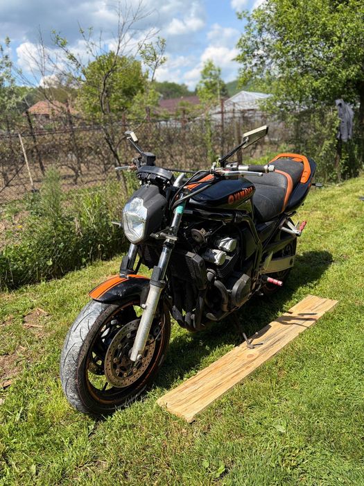 Yamaha fz6 cu mai multe modificari