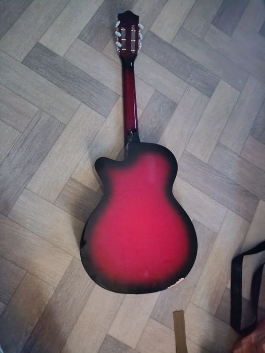 Гитара акустическая