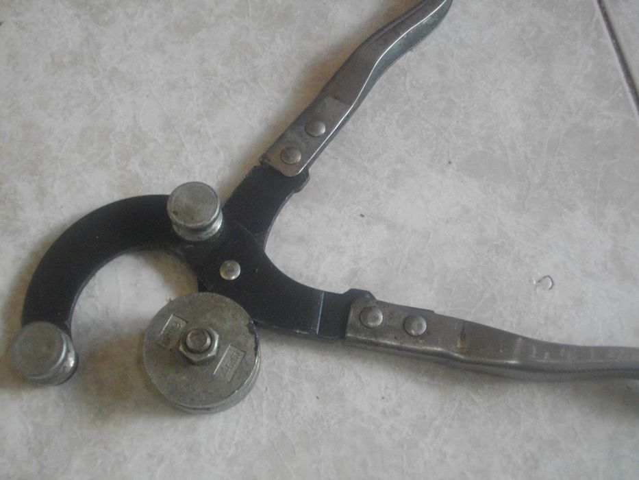 Клещи Огъване Тръби Спирачки/ Монтаж Накладки/ Монтаж Клапанна Пружина