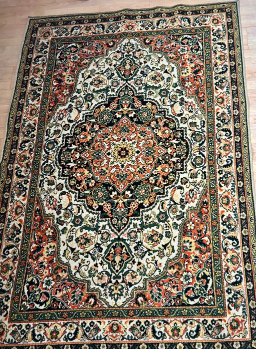 2 covoare lana (Cisnadie) + 1 foarte bine intretinute