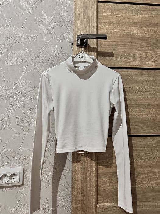 продам  белую кофточку