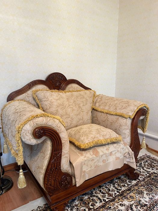 Диваны. Гостинная мебель
