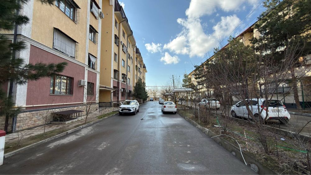 Продается 3 комнатная квартира с обстановкой