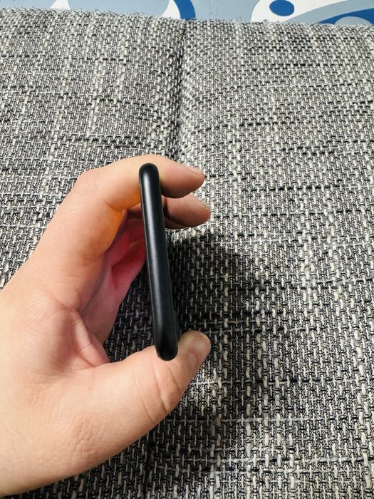 Iphone 7 negru 32 gb cu baterei 98% super