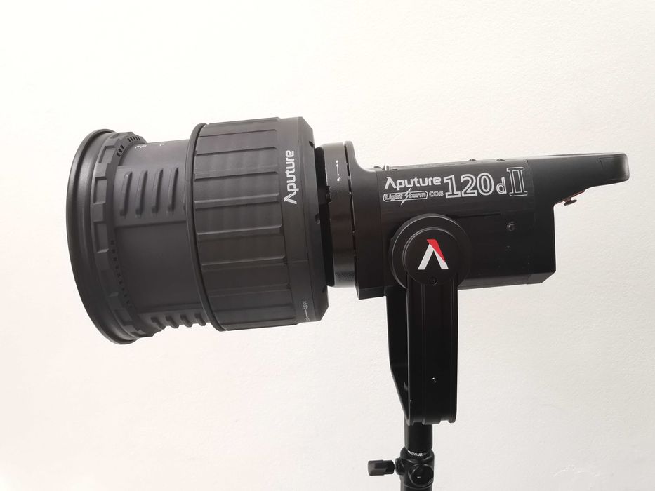 Aputure Fresnel 2X френелова леща (Spot) за осветления с Bowens монтаж