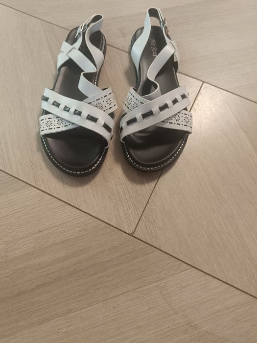 Дамски бели сандали 36и37