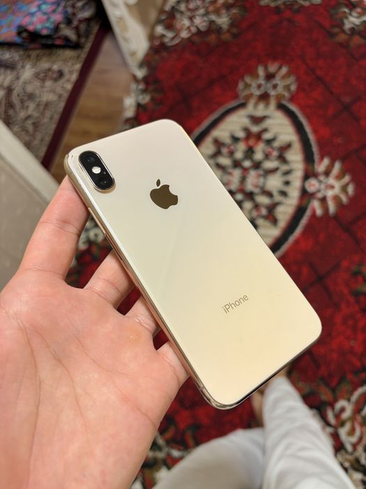 iPhone xs в хорошем состоянии