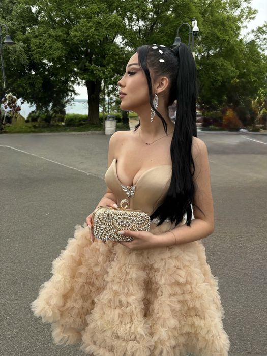 Абитуриентска рокля