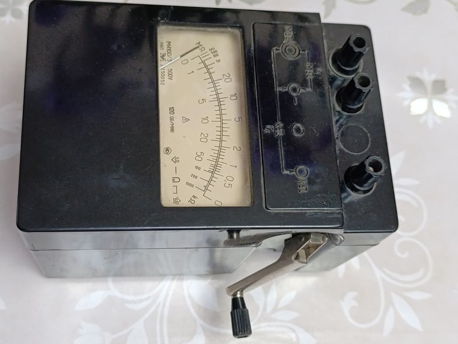 Мегаомметр М4100/3