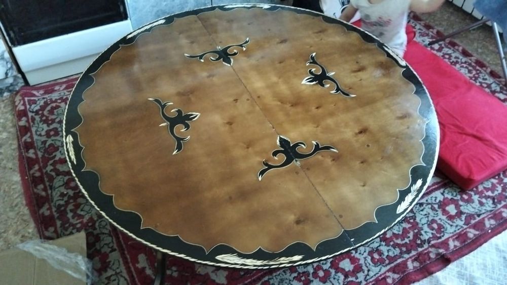 Продам стол новый, 70х70