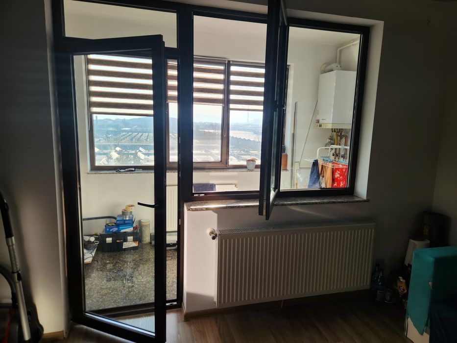 Tâmplărie PVC cu geam termopan, impecabile  maro