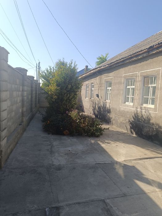 Дом продается  за линией.