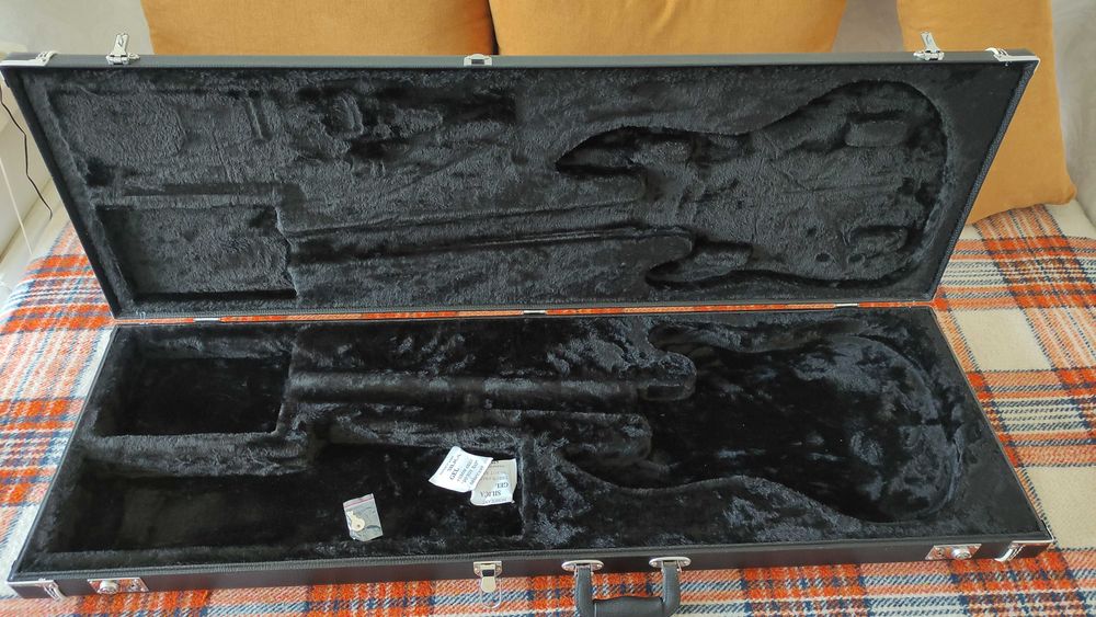 Куфар за бас китара Fender Pro P/J BASS Case