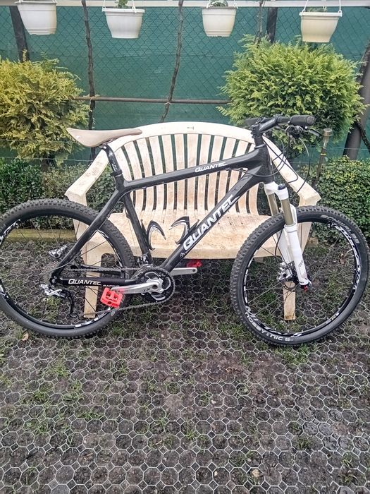 Vând bicicleta de carbon adusa de doua zile din Germania