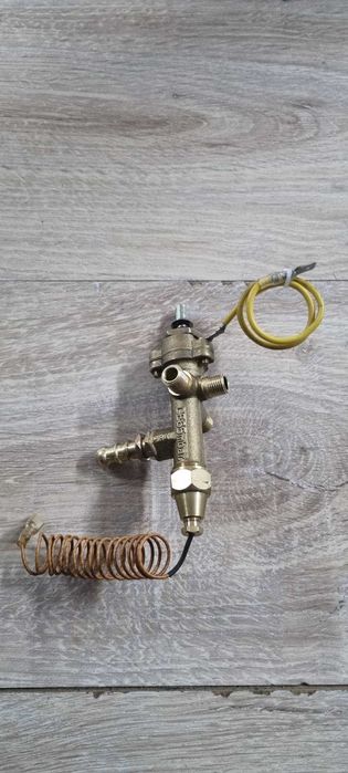 Robinet / supapă gaz GPL sobă Hendingburg – 3 ieșiri – original