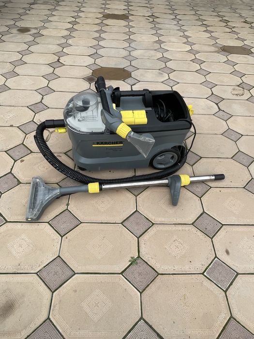 Karcher Puzzi 10/1 моющий пылесос.