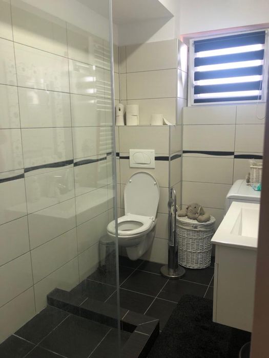 Inchiriez apartament in zona AUCHAN VITAN.