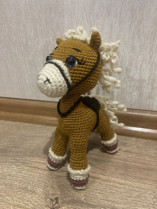 Вязаные игрушки ручной работы.