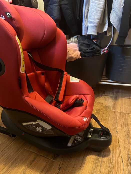 Scaun masinaJoie 360i spin cu picior in podea