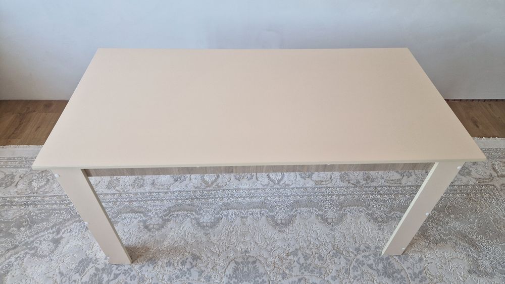 Жаңадан жасалынған үстел сатылады