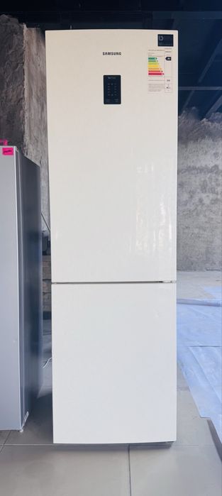 СРОЧНО продам Холодильник Samsung