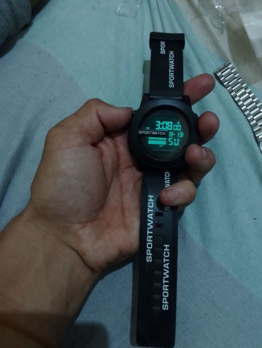 Sport watch hamma qulayliklarga ega