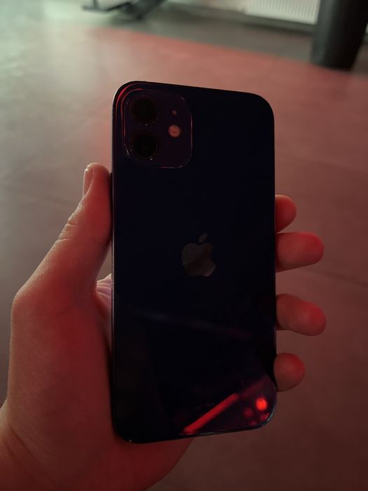 Срочно продам iPhone 12(Айфон 12)