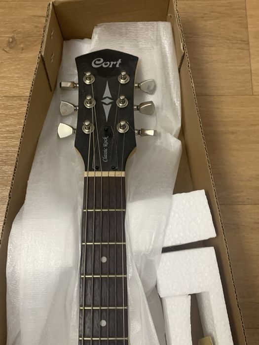 СРОЧНО!! Электрогитра cort classic rock 100