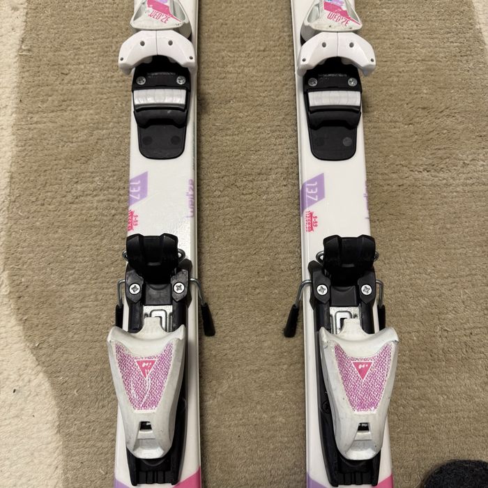 Schiuri fete   137cm