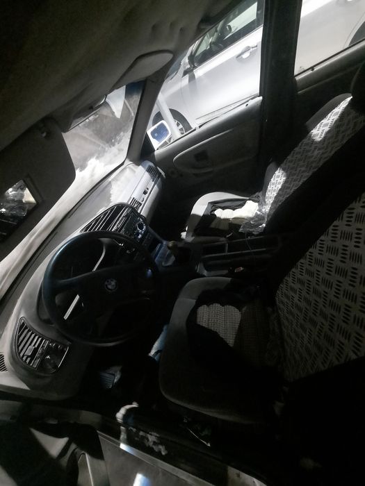 Продам машину BMW 318