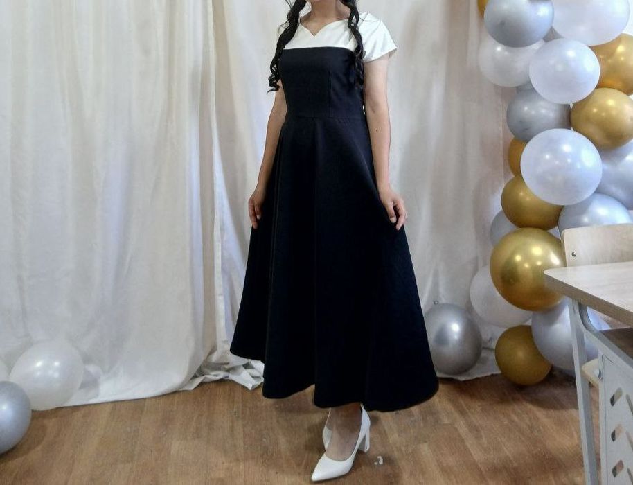 Bayramlar uchun nafis,keng etakli koʻylak –qora va ivory rangda