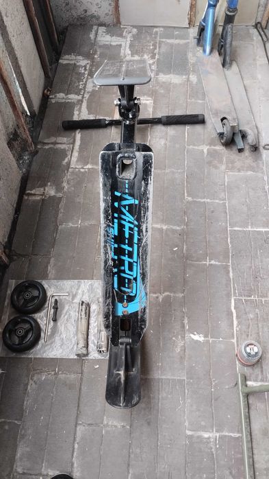 Трюковой самокат Longway Metro