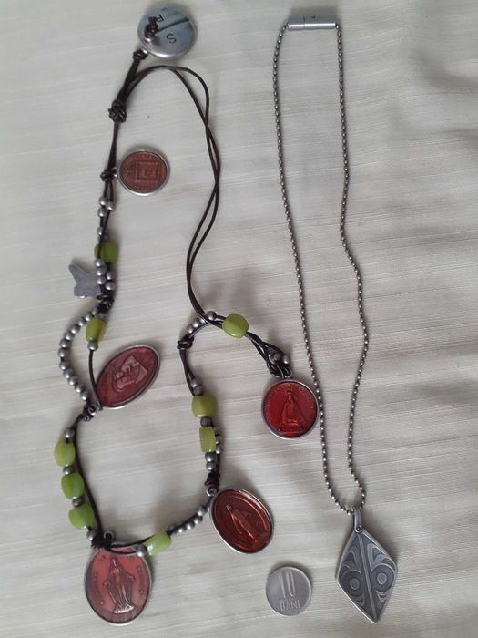 2 pandantive  tribale originale Vceroy plus unul Sin Receta