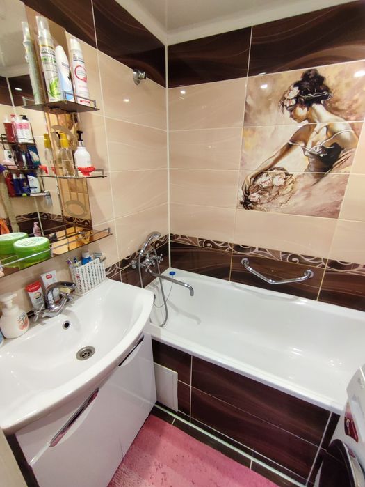 Продается 2-комн (9-43, 1 эт)