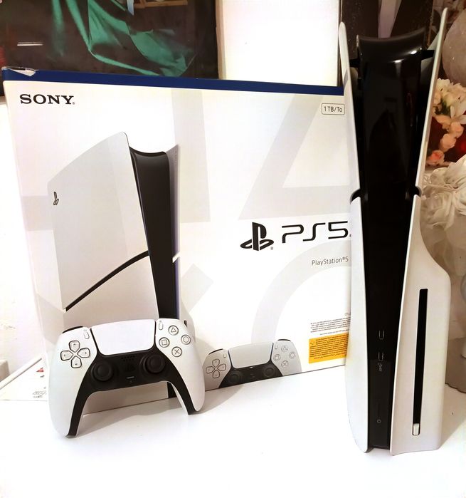 Ps5/PlayStation 5 Slim Disc 4K/8K/120 FPS 1 TB SSD cu +20 jocuri FC 25,FarCry6,NFS.. + 1 Controller Wirelles Original Sony