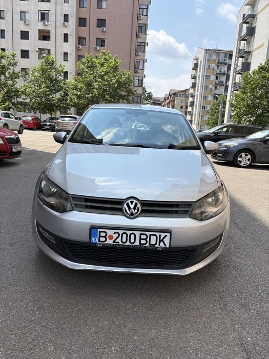 VOLKSWAGEN Polo