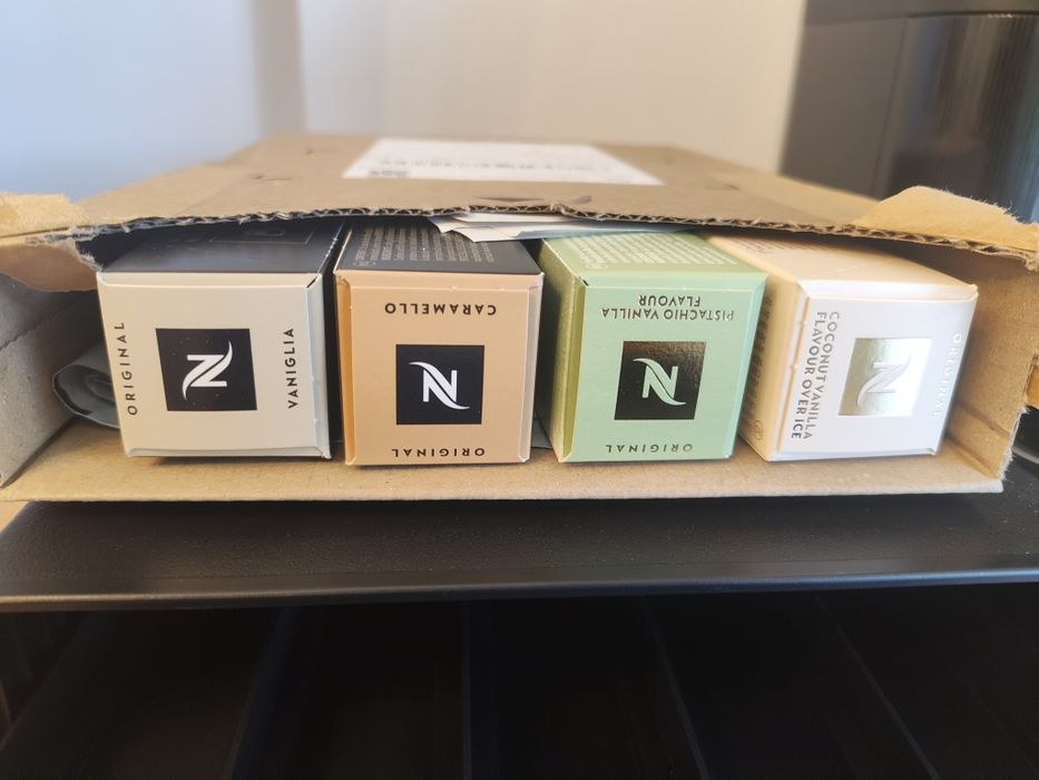 Nespresso Gran Lattissima Negru + pahar nespresso