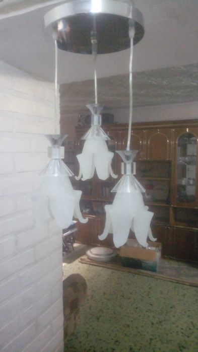 Срочно продам люстру