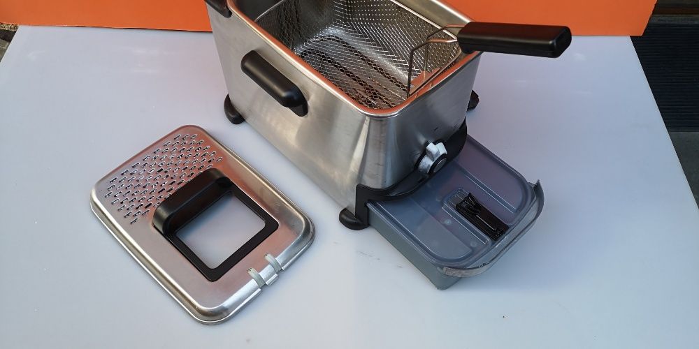 Фритюрник Tefal Oleoclean с вграден филтър