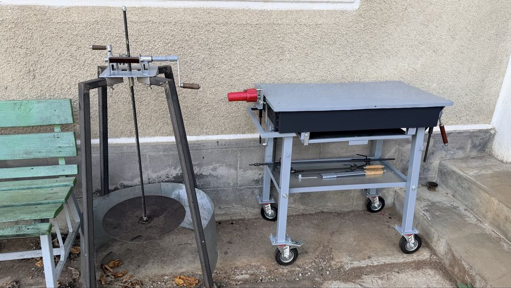 Gratar reglabil cu rotisor